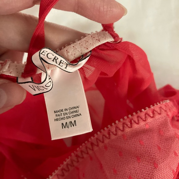 Lingerie set - Picture 3 of 3